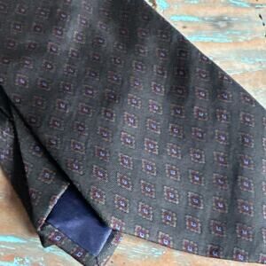 TINCATI MILANO Silk Tie Made In Italy Geometric Green Background 3.5” Width